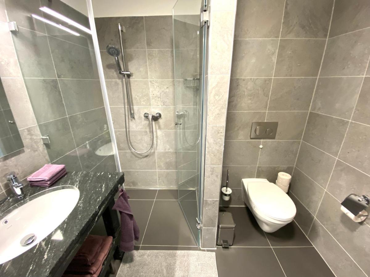 Lilie Appartement In Heviz Mit Tiefgarage, New And Modern Exterior photo