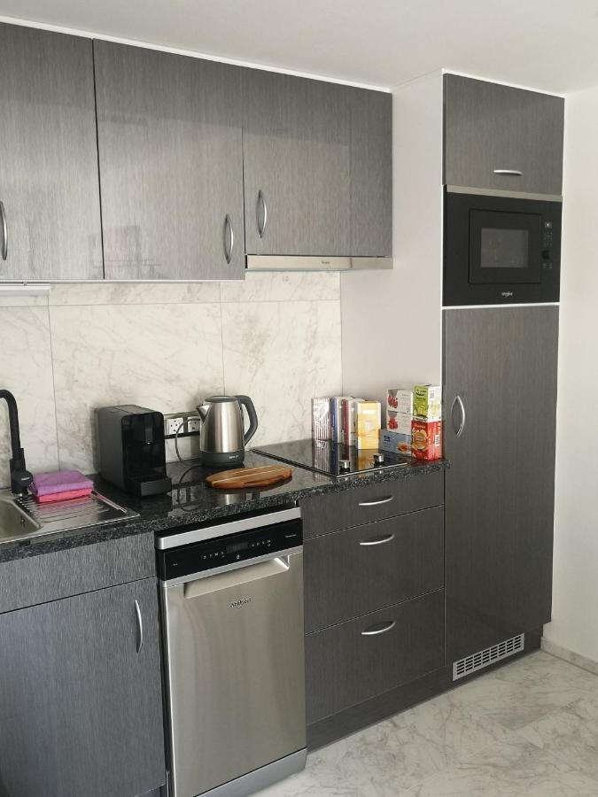 Lilie Appartement In Heviz Mit Tiefgarage, New And Modern Exterior photo