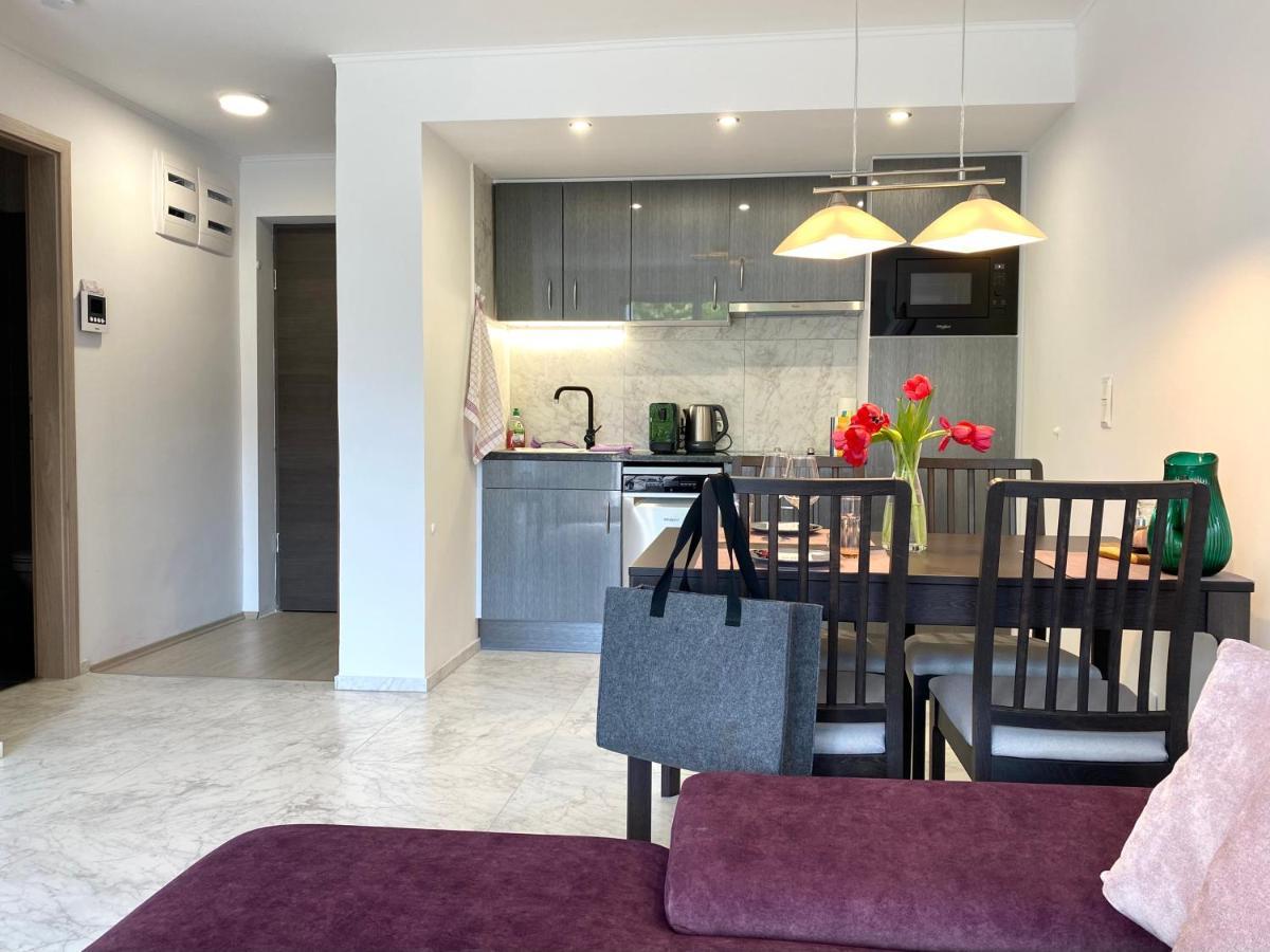 Lilie Appartement In Heviz Mit Tiefgarage, New And Modern Exterior photo